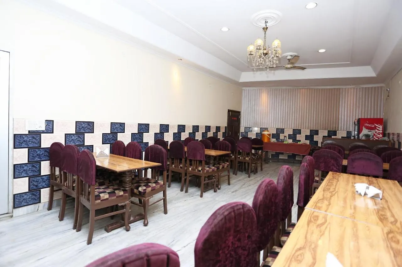 Oyo 14511 Apollo Inn Agra  Agra (Uttar Pradesh)
