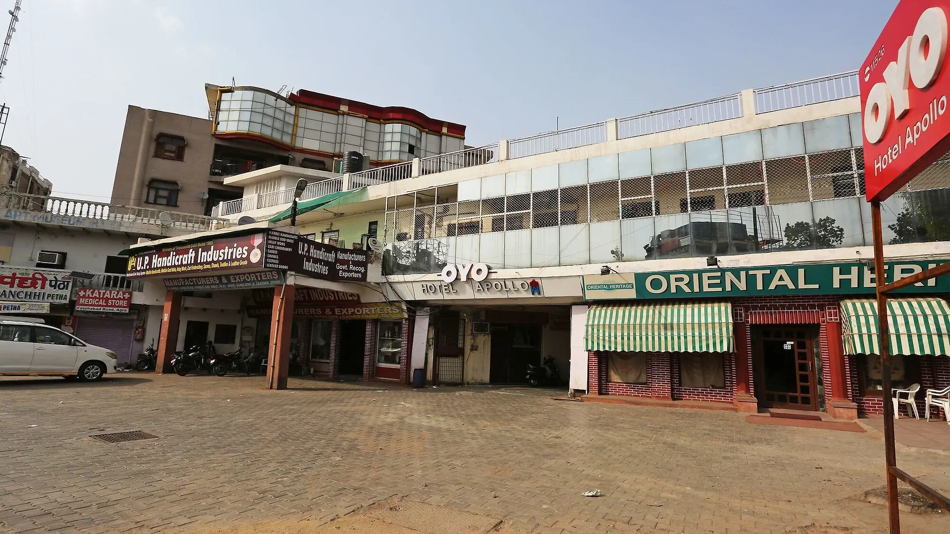 Oyo 14511 Apollo Inn Agra  Ινδία