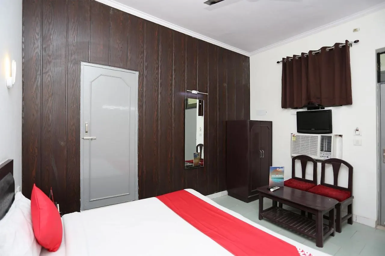 *** Hotel Oyo 14511 Apollo Inn Agra  India