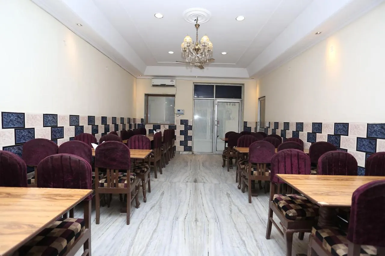 Oyo 14511 Apollo Inn Agra  3*, Agra (Uttar Pradesh)