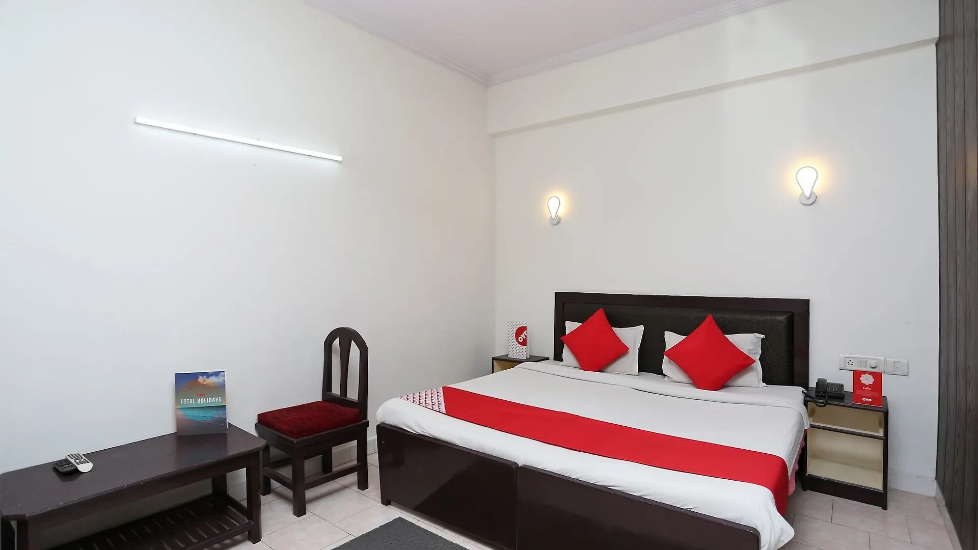 Hotel Oyo 14511 Apollo Inn Agra